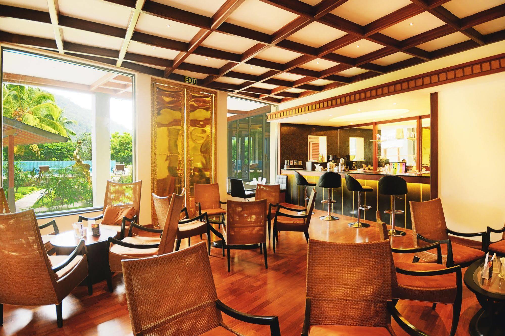 Earl'S Regent Hotel Kandy Exterior photo